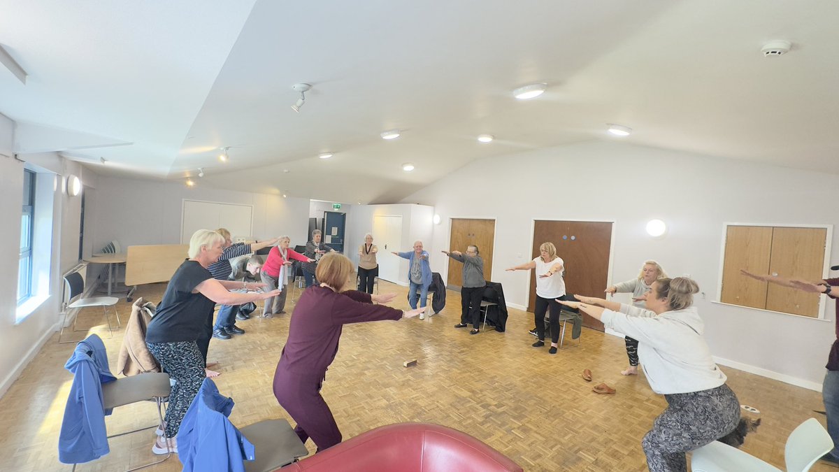 Diving into #Chairbasedyoga with the beautiful members of our Deysbrook community and the wonderful @MrsEmmaDalton. Wednesdays never felt better ♥️ #LFC #Yoga #Community #Melwood 🧘🏼‍♂️