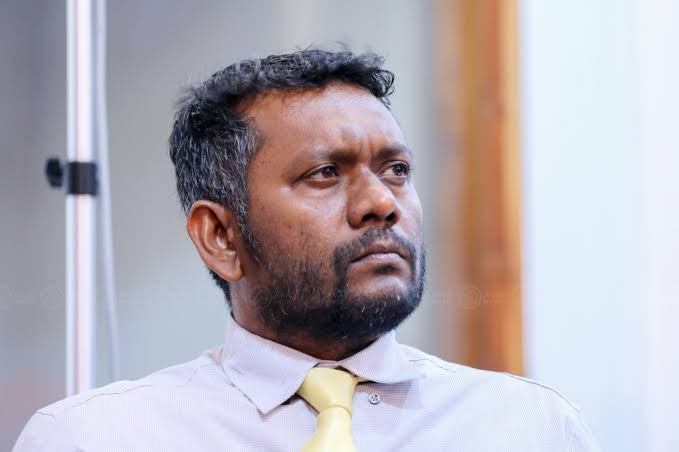 އެމްޑީޕީ އަކީ އެތައްބައެއްގެ ބުރަމިންނަތްމަސައްކަތުން އުފެއްދި ބިޔަ ބޮޑު ޕާޓީއެއް ތިފުނޑާލީ އަސަރެއްނެތި ޗެއާޕާސަން މަގާމުގަހުރެ ޕާޓީ ހުދުކާފޫރަށްނަހަދާ މިހާރުން މިހާރަށް އިސްތިޢުފާދި ޕާޓީ ހަވާލުކުރޭ އެއްމެފަހުން ޕާޓީގަތިބި އިއްޒަތްތެރި މެންބަރުންނަށްވެސް ތިލަގާތިދިނީ#ވަރަށްސާފު
