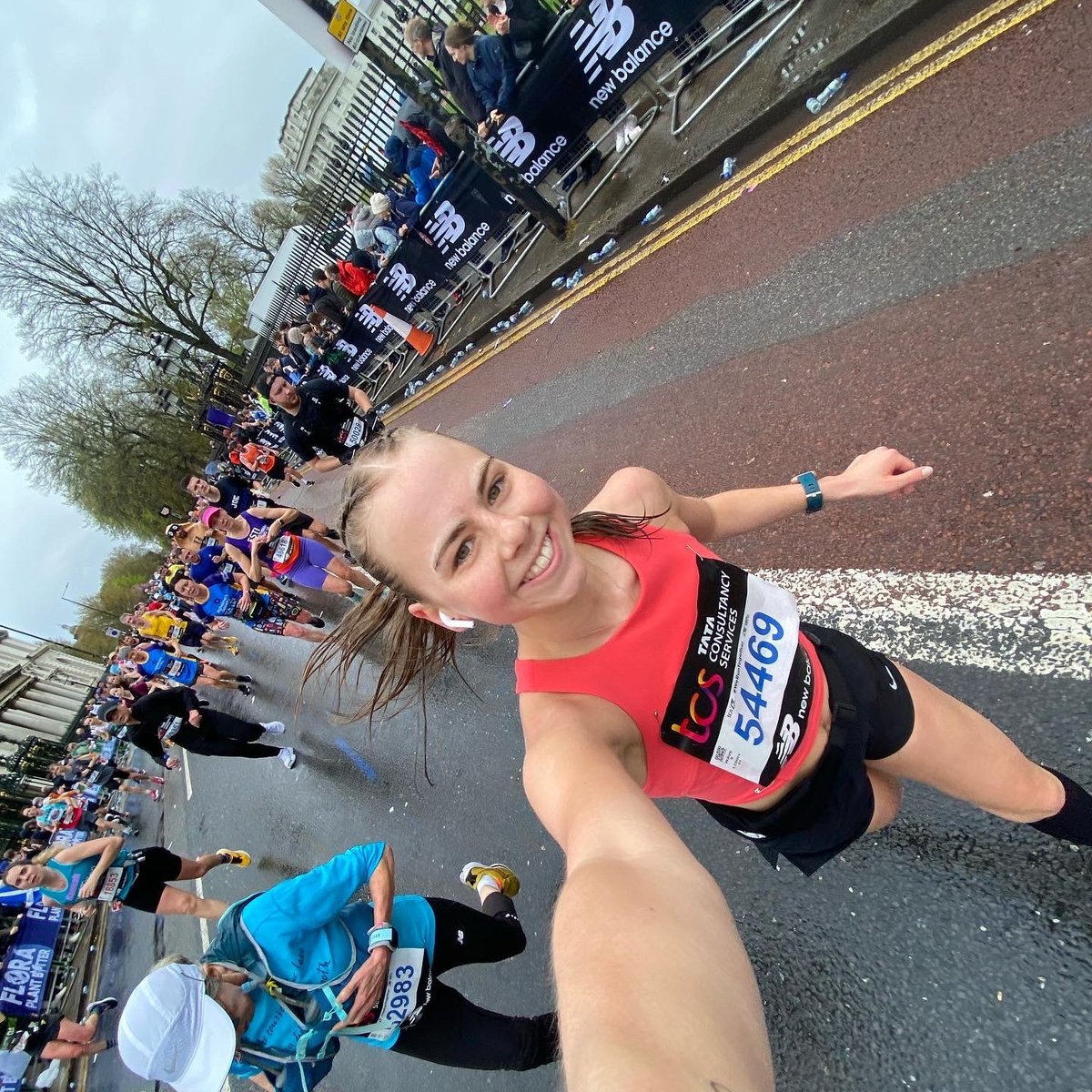 London Marathon 2025 ballot closes Friday and we’d love to do it all again with you! We can give lots of support if you’d like to help life-changing cancer and bone treatment, new research and our vital hospital teams. Please sign up to support us now: rebrand.ly/London-Maratho…