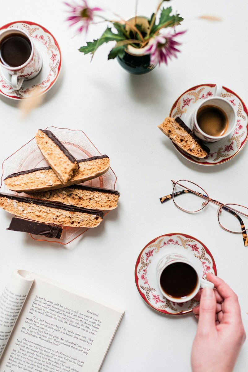 20% off Italian inspired coffees all April at TheQueenBean.com~ Biscotti, Italian Roast, Delicious & perfect! buff.ly/2MjFdcO