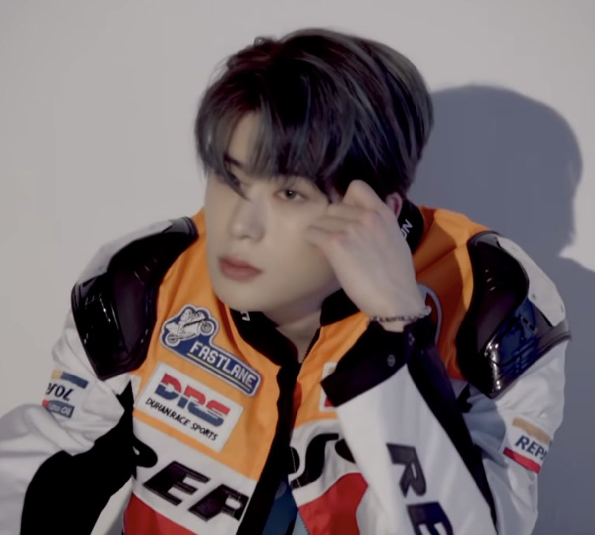 봄 tweet media