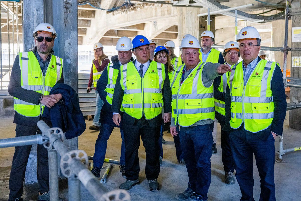 ℹ El president Joan Laporta i la Junta Directiva visiten les obres de l'Spotify Camp Nou 🔗 ELS DETALLS: barca.link/iKog50Rn69G