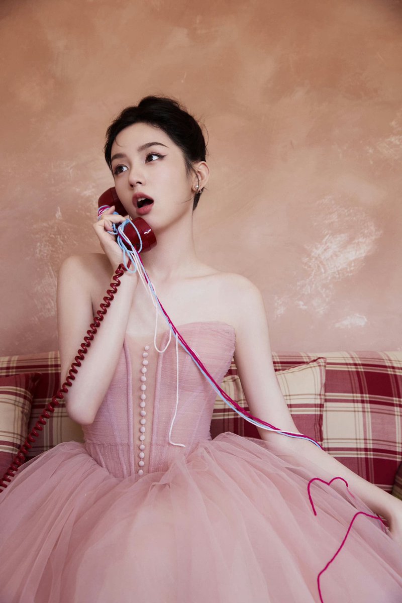 dramapotatoe's tweet photo. #ZhouYe for a Swisse brand event 

More - https://t.co/YXcIA7Wn5p https://t.co/SC712Xg23D