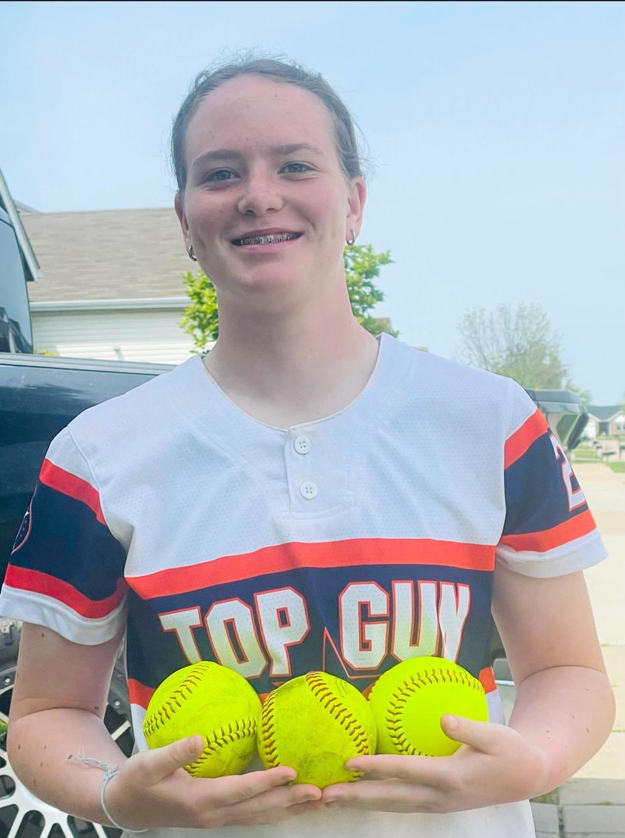 Ella Smith (2027, SS) continues to produce. This weekend she hit .583, scored 9 runs, and collected 14 hits including 3 Bombs. She hit two home runs in the SAME INNING! Congratulations @EllaSmith0925