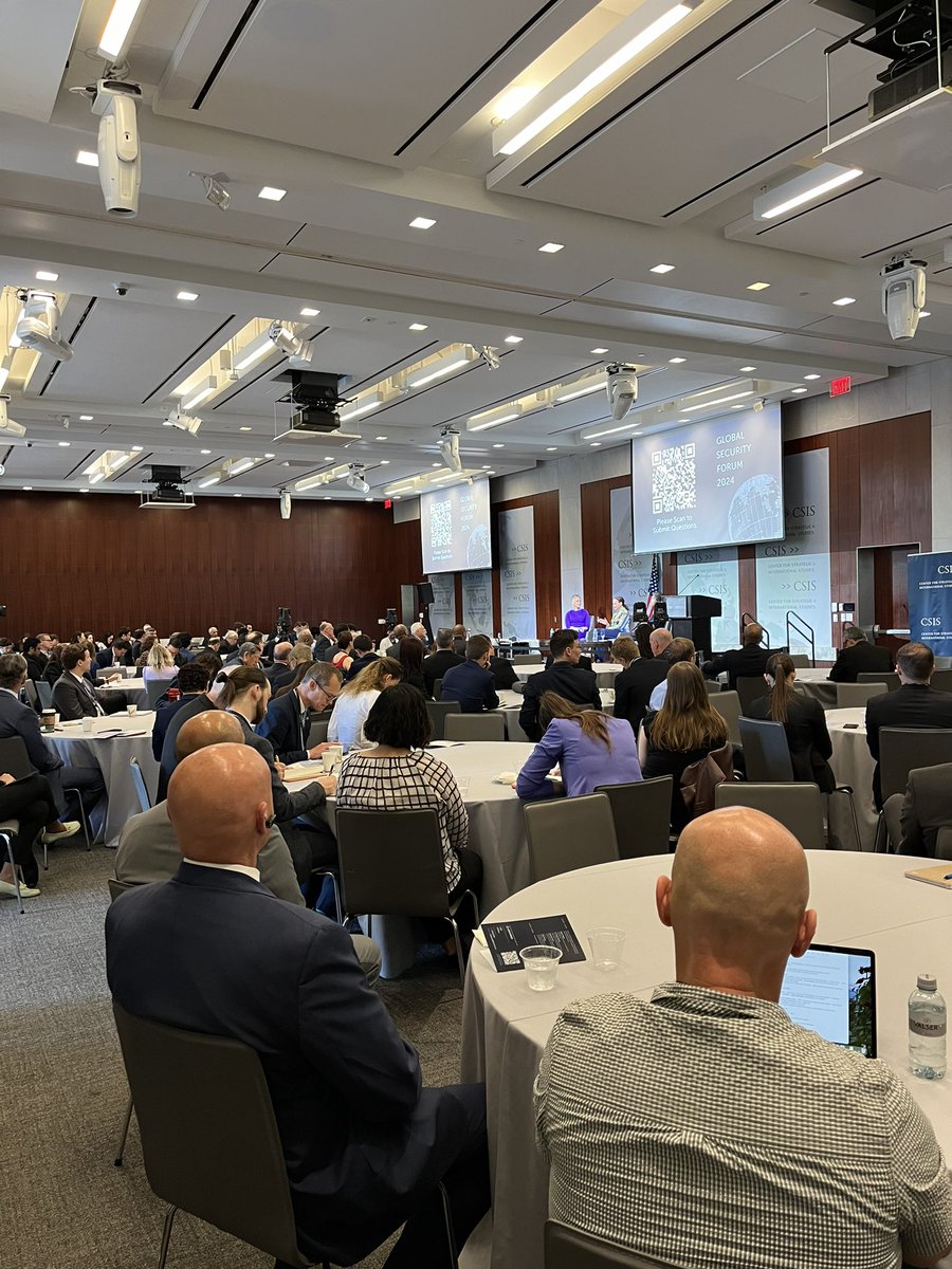 Packed house at @CSIS @csis_isp Global Security Forum. Up now: Michele Flournoy, Thomas Mahnken, mod. Jennifer Griffin. Later: all the vice chiefs, Avril Haines, CQ Brown…