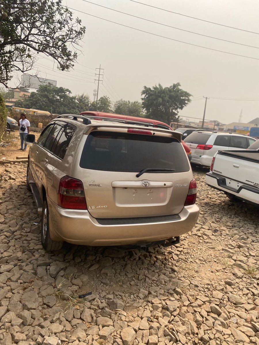 Forsale: Neatly Used make: Toyota Highlander Year: 2005 💵 5.6M 📍 Ipaja Lagos 📲08082289193 @oris616 @PELSAUTOS @_Tiga_b @ty_autos @DodoMotorsNg @Official_ObiGee @SOUTHCARNG_LTD @opekingfrosh @Autorush2 #Chelsea #ColumbiaUniversity #wednesday