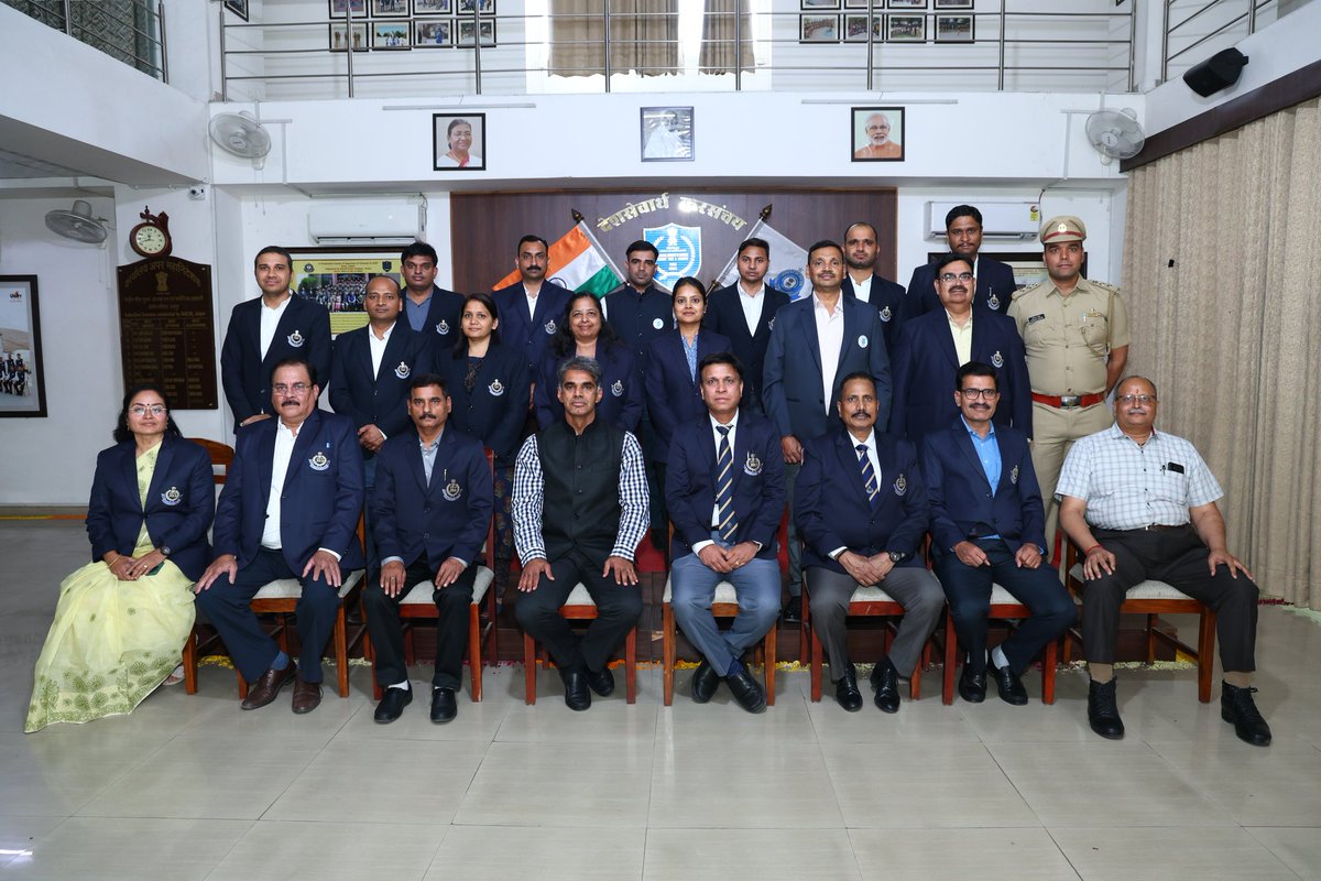 Hon'ble DG NACIN, Dr. K.N. Raghavan visited the NACIN ZTI, Jaipur today. An insightful and enlightening interactive session with the officers of NACIN, ZTI Jaipur was also conducted.