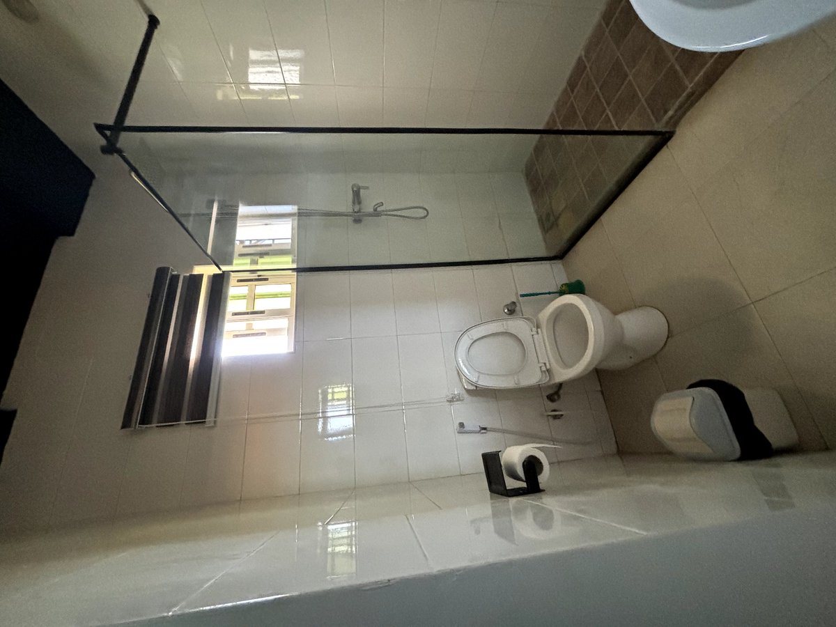 kactusapartment's tweet image. Room: Sahel

Location: 35, Drive A, Saraha Main Estate Lokogoma, Abuja 

Features;
📍 Electricity 
📍 Internet 
📍Smart TV 
📍Office Workspace 
📍Fully Fitted Kitchen 
📍Daily Cleaning Service 

#shortletsinabuja #lokogomashortlets #shortletapartment #abujatwittercommunity