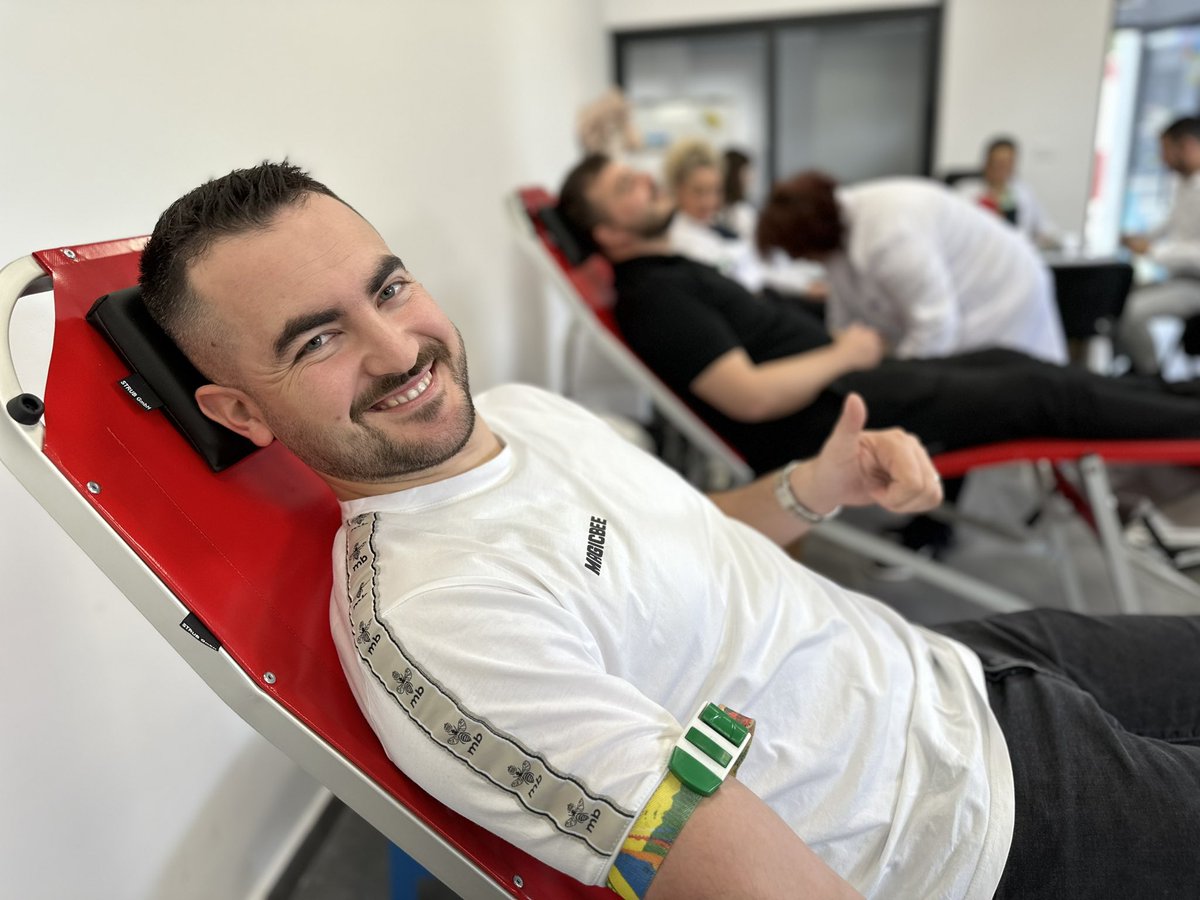 dpshtrr's tweet photo. 🙏🏻 Mirënjohës dhe falenderues ndaj stafit të 𝐃𝐑𝐒𝐇𝐓𝐑𝐑 𝐁𝐞𝐫𝐚𝐭 dhe 𝐃𝐫𝐞𝐣𝐭𝐨𝐫𝐢𝐬𝗲̈ 𝐬𝗲̈ 𝐏𝗲̈𝐫𝐠𝐣𝐢𝐭𝐡𝐬𝐡𝐦𝐞 që edhe njëherë tjetër dëshmuan rëndësinë e vlerave njerëzore dhe solidaritetit! 

#DPSHTRR #MIE #DhuroGjak #ShpëtoJetë #PërgjegjësiaSociale #QendraKombëtareeTransfuzionitTëGjakut 🤝 #AutomotorizimiShqiptar🔝🇦🇱