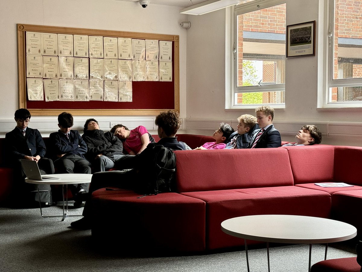 BorderAbingdon's tweet photo. A bit of last minute mindfulness practice as the 5th year prepare to launch into study leave. https://t.co/32wbVAHvra