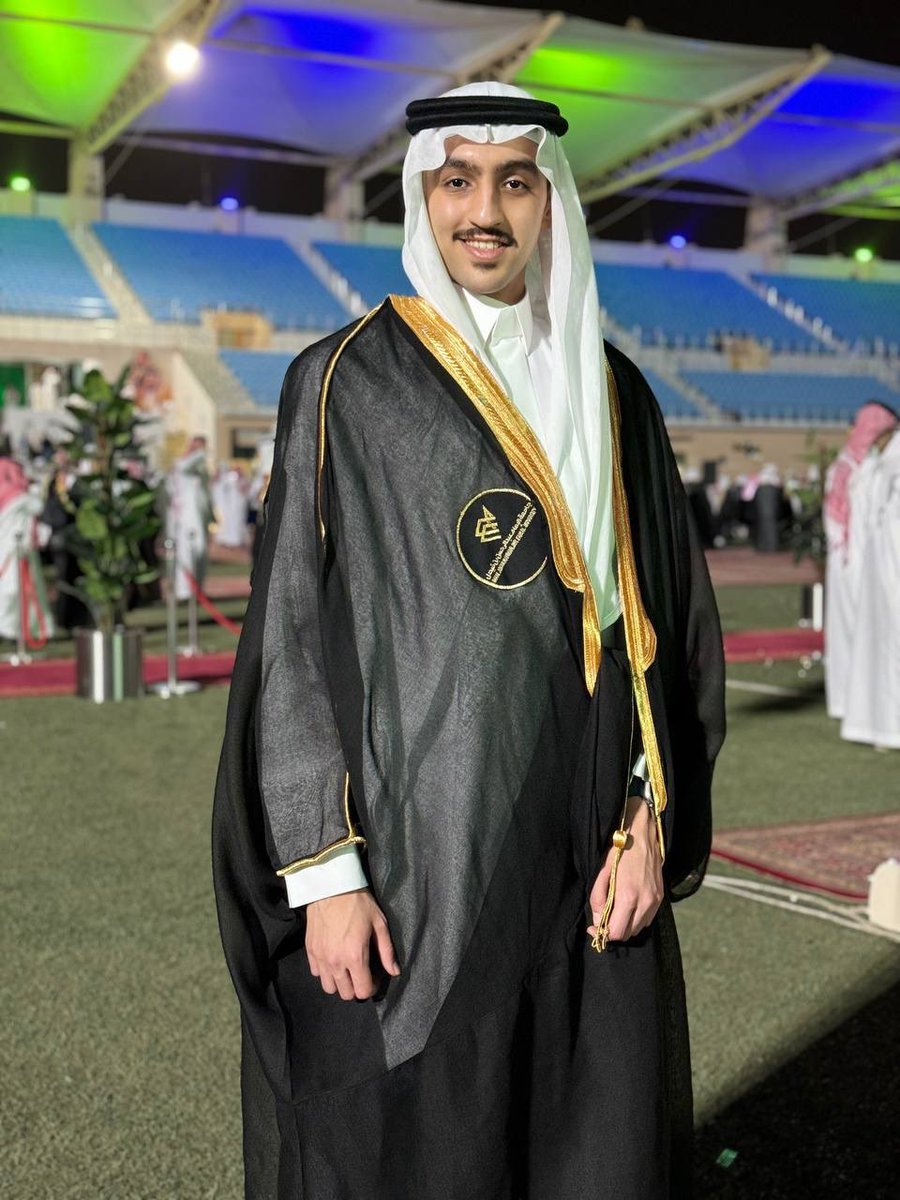 A__Subaih's tweet image. الحمدُللهِ الَّذي بِنعمتهِ تَتِم الصَّالِحات..

تخرجت من كلية الطب والجراحة بجامعة الإمام عبدالرحمن بن فيصل بدرجة البكالوريوس 🎓💙

ما سلكنا البدايات إلا بتيسيره وما بلغنا النهايات إلا بتوفيقه وما حققنا الغايات إلا بفضله..✨

 #دفعة_45_IAU