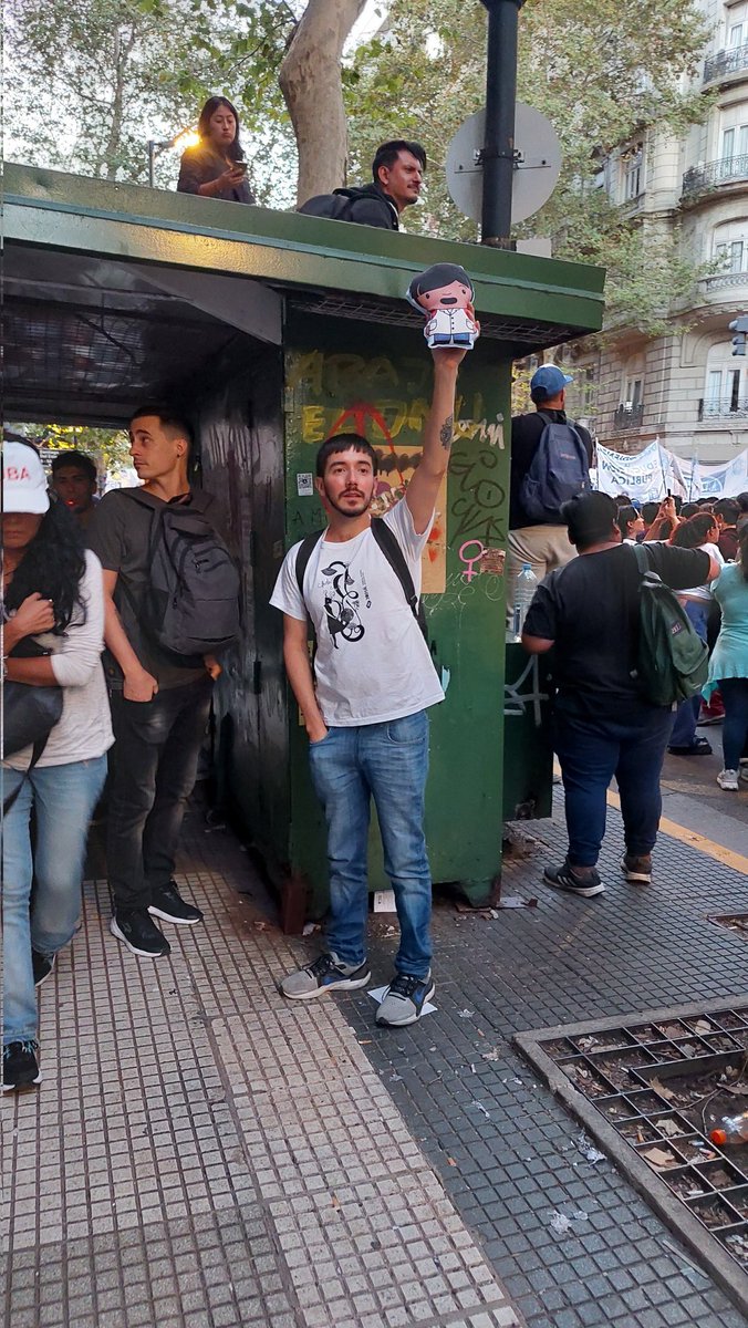 Zamba, nuestro único héroe en este lío #MarchaUniversitaria