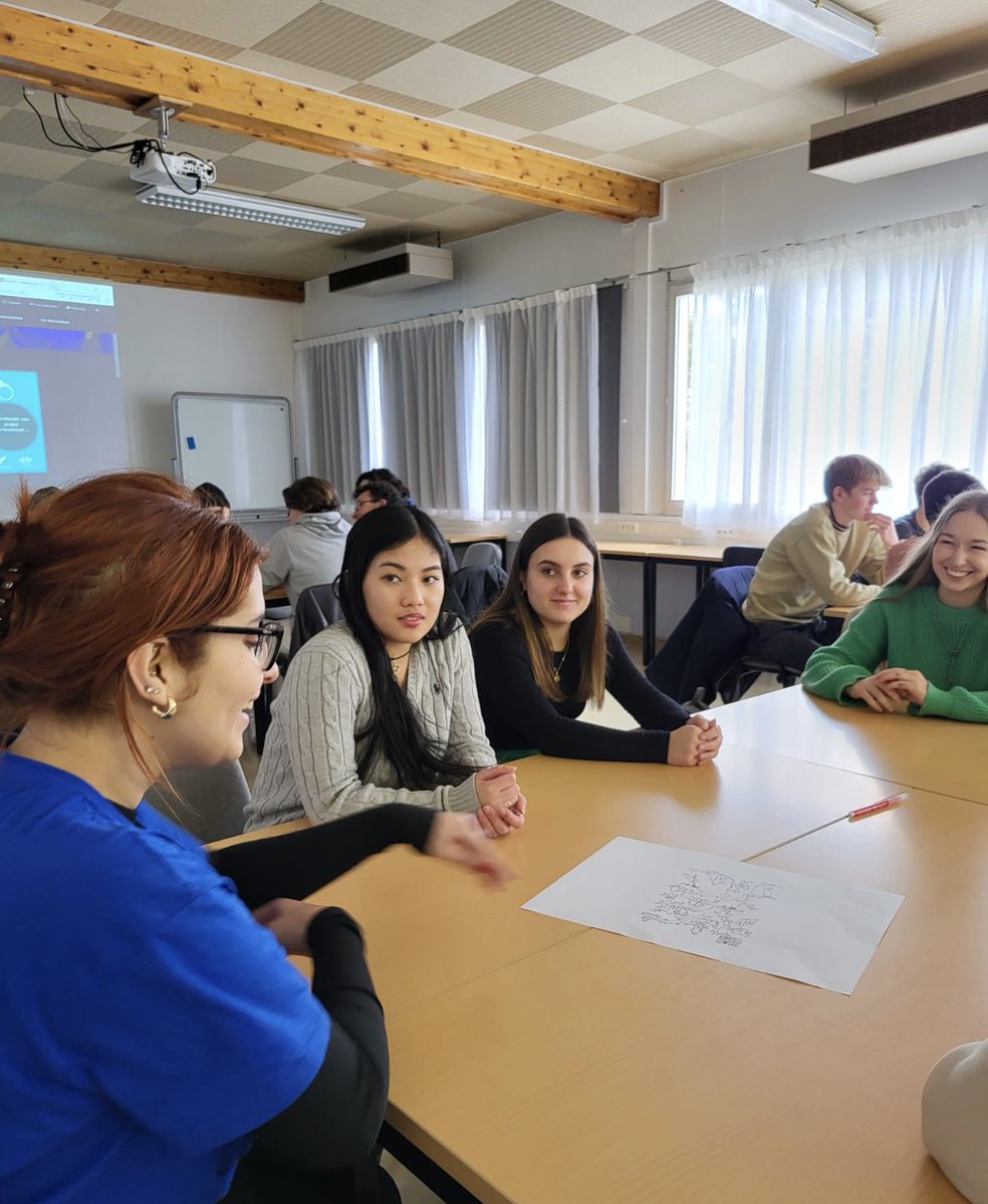 ProjetAILES's tweet photo. Grosse semaine ! Du 15 au 19 avril 2024 nos étudiants ambassadeurs de l'@universitereims ont rencontré 9 classes de terminales et 6 classes de première des lycées Charles de Gaulle (Chaumont) et Clémenceau (Reims).
@AcReims https://t.co/lYK24Yfetd