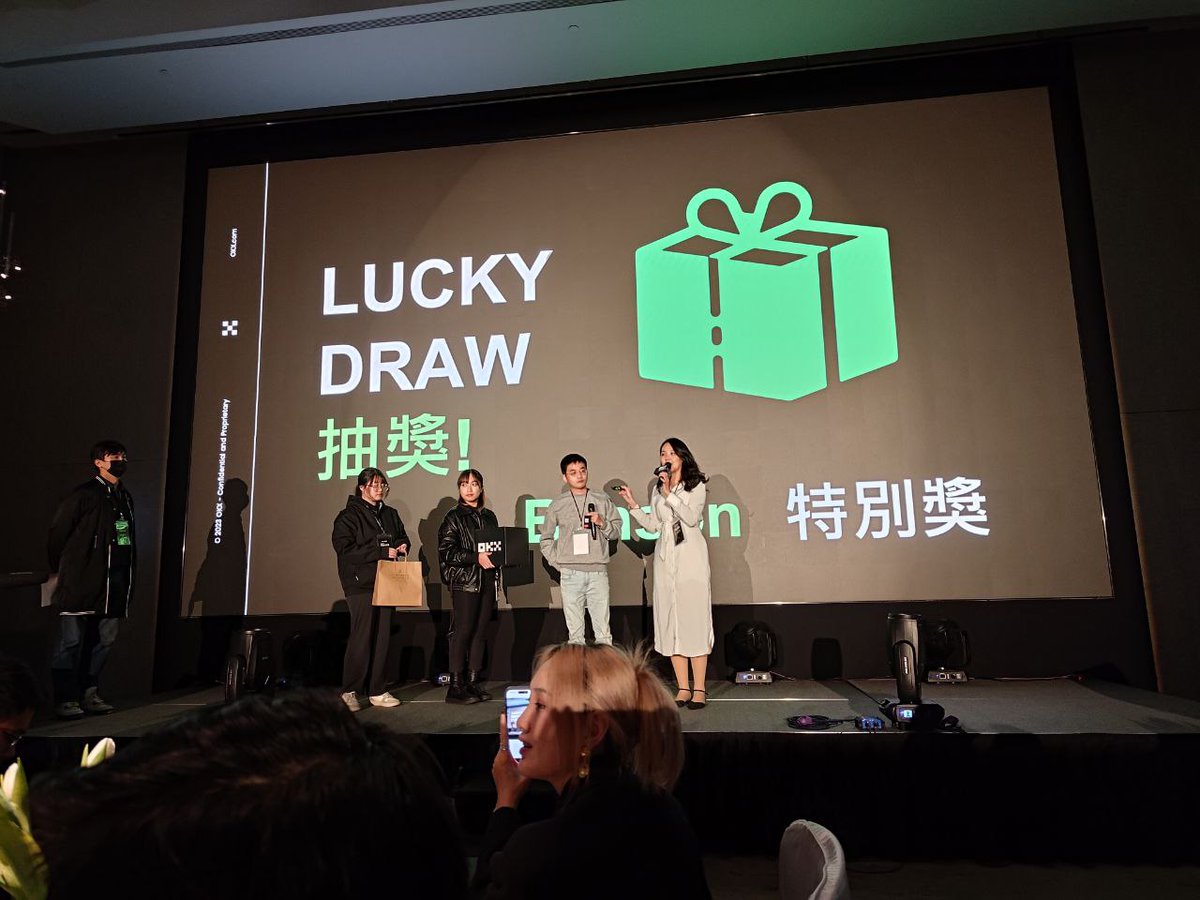 MMMMMMMNMN5's tweet photo. @CryptoMaster_70 1月23日還走去領獎 那天跟單的都爆倉了 他臉很黑😁😁😁 https://t.co/mB00R9Hhdm