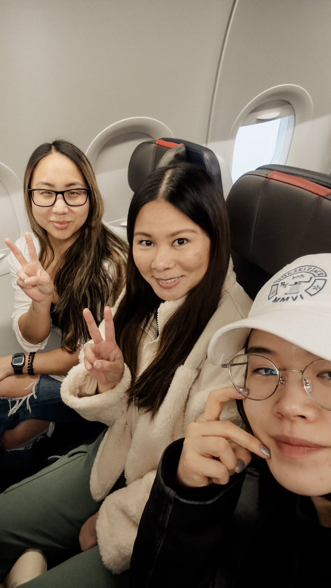 stephaniedrenka's tweet photo. Seattle-bound to present at the @AAAStudies conference with the @dfwasianhistory #LeftoverDallas squad 🤓✈️ https://t.co/ABIZgcmnaI