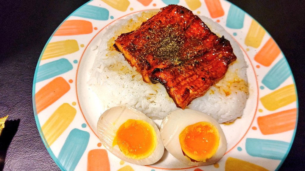 今日は新年度になって初めて麺ジャラスKへ行きました。あいにく雨が降る肌寒い一日でしたが、久し振りにここで夕飯をとることができて良かったです。 それにしてもまさか鰻が食べられるとは思いませんでした！今日もご馳走さまでした。#麺ジャラスK