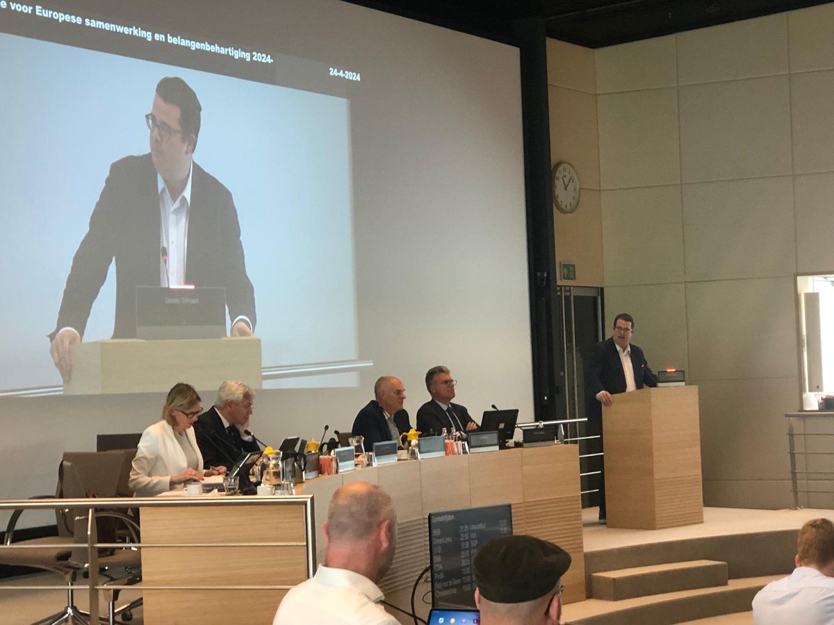 De Staten bespraken vandaag de nieuwe Europastrategie 🇪🇺

Statenlid <a href="/digilis/">Dimitri Gilissen</a> 💬:
"Wij willen een Europa dat werkt voor Utrecht. We moeten ons inzetten om Europese fondsen naar onze provincie te krijgen die bedrijven, kennisinstellingen en gemeenten helpen bij hun opgaven!"