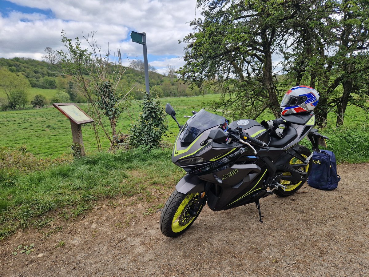 I am currently somewhere in the Cotswold but omg riding has been a blast so far ^^