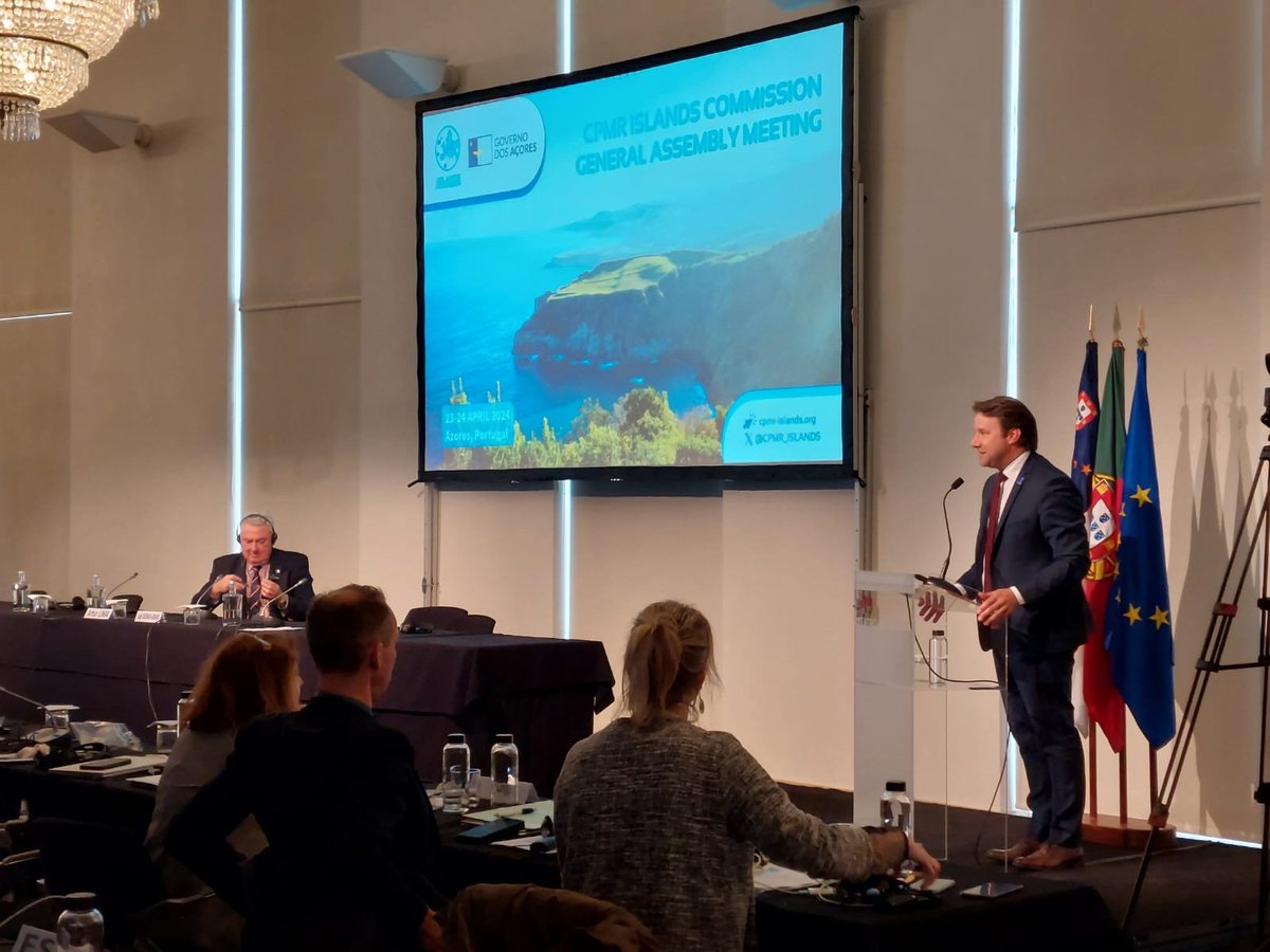CPMR_ISLANDS's tweet photo. #CPMRIslands2024 | Closing session by President @LoigCG and Artur Lima, VP of the Gov. of the Azores🤝
👏Our 2024 GA has come to an end! Thank you to our hosts Governo dos Açores, as well as our member regions, partners &amp; speakers for their participation to our fruitful meeting🎉 https://t.co/UVNb2RgUn5