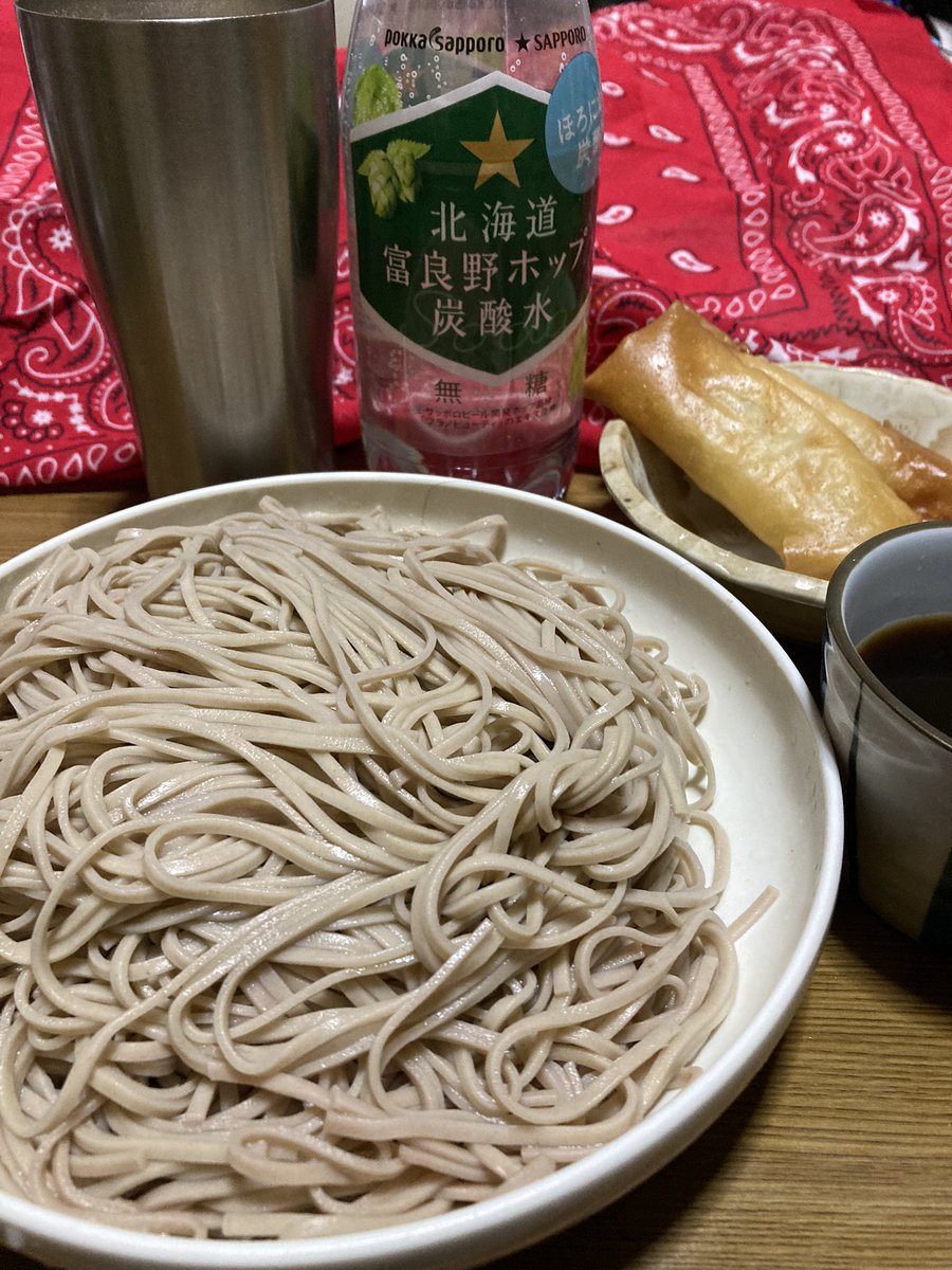 かえったらこれたべるってきめてたんだ

北海道富良野ホップ炭酸水で割ったハイボール　と
へぎそば