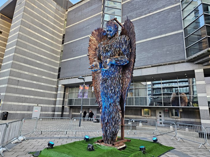 @OgbeniDipo I saw the creepy image of Knife Angel in Leeds 🔪 and I can't stop wondering how many people those knives were confiscated from, imagining the size of the sculpture and the total number of knives used.