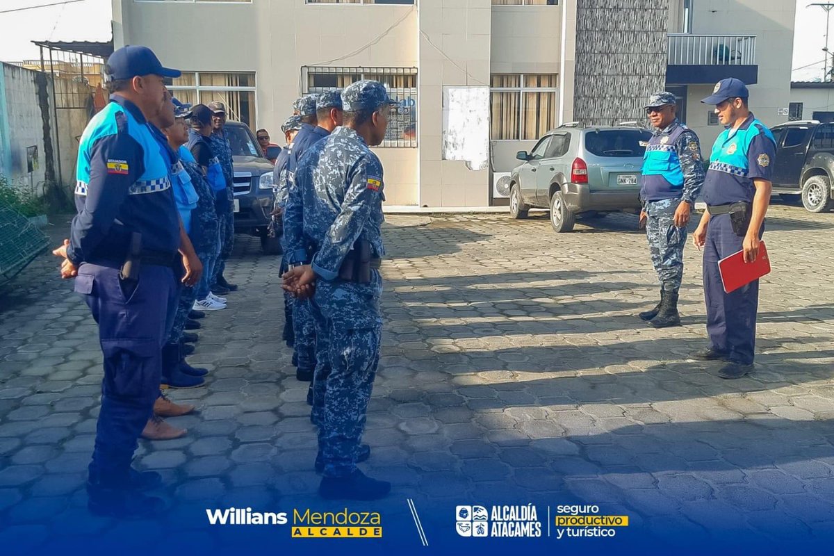 alcaldiatacames's tweet photo. 🟢 Todos los lunes y miércoles, nuestros agentes de control se forman para coordinar las actividades de trabajo en lo diferentes puntos fijos y el control de los comerciantes informales en los diferentes sectores del cantón Atacames👩✈️👨✈️.
#EstamosCumpliendo
#SeguridadyControl https://t.co/zKzQWxTeK6