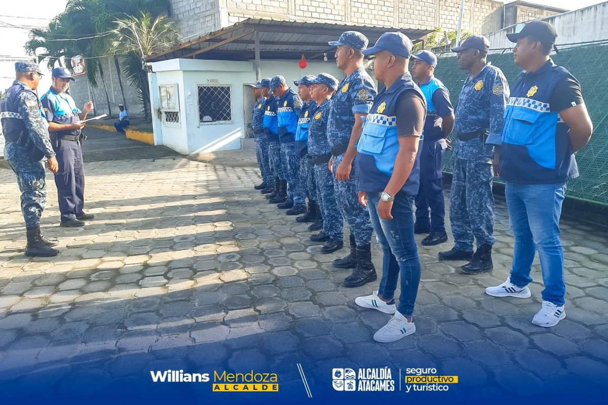alcaldiatacames's tweet photo. 🟢 Todos los lunes y miércoles, nuestros agentes de control se forman para coordinar las actividades de trabajo en lo diferentes puntos fijos y el control de los comerciantes informales en los diferentes sectores del cantón Atacames👩✈️👨✈️.
#EstamosCumpliendo
#SeguridadyControl https://t.co/zKzQWxTeK6