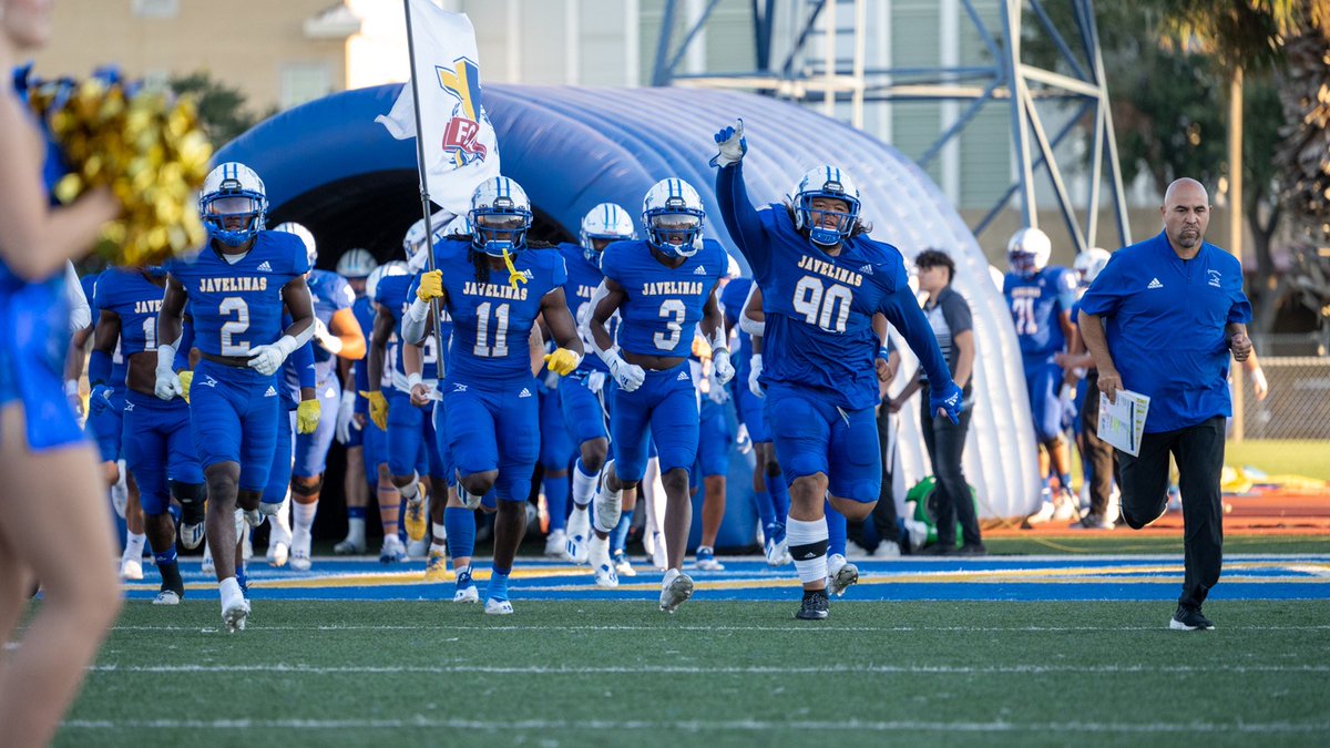 Thanks to @CoachEMo_ and @JavelinaFB for stopping by and recruiting our kids! #RecruitTheCats