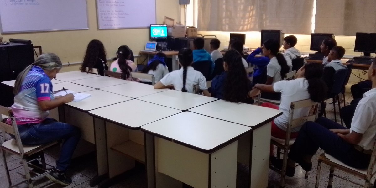 #24Abr||🇻🇪#SembrandoPatria con estudiantes de 6°, realizando un análisis en editor de texto sobre el reciclaje previo haber observado un video sobre el tema e indagado en internet como construir juegos con reciclaje ♻️ <a href="/Dimary08/">D!mary_Anzola</a>