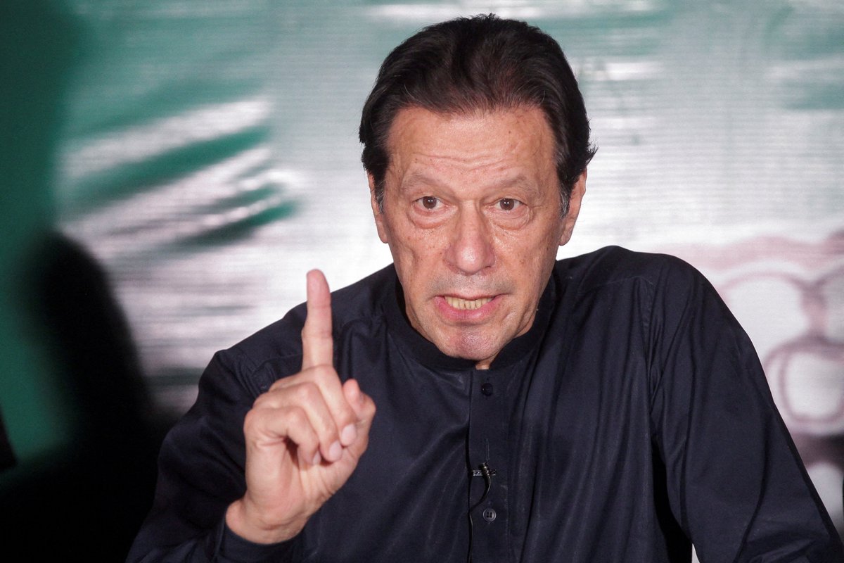 🇵🇰 IS IMRAN KHAN IN DANGER? U.S. WARNS AGAINST HARM IN PAKISTANI JAIL Sen. Schumer warned Pakistan's ambassador, urging protection for former Prime Minister Imran Khan while in prison. Schumer expressed serious concerns about Khan's safety, emphasizing the need to prevent any