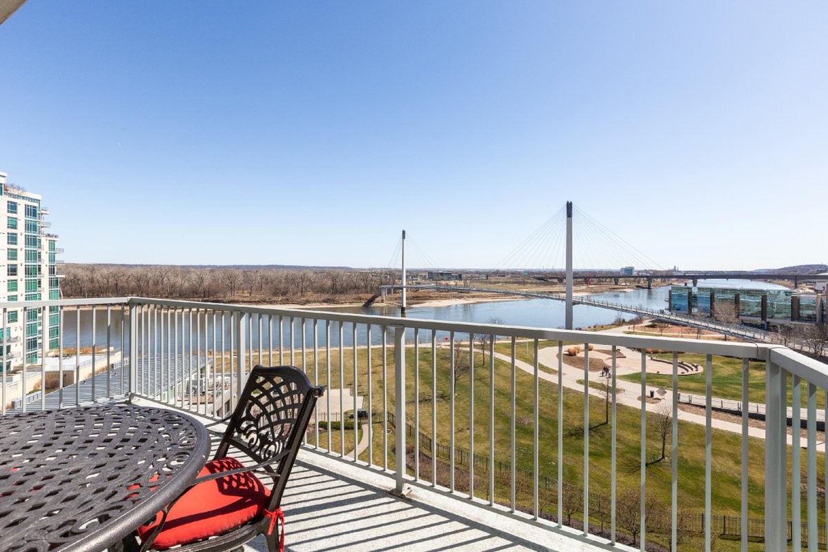 📸 Dreaming of a home with a stunning view? Look no further! Check out this beautiful property with breathtaking views. 

#ViewsForDays #DreamHome #RealEstatePhotography