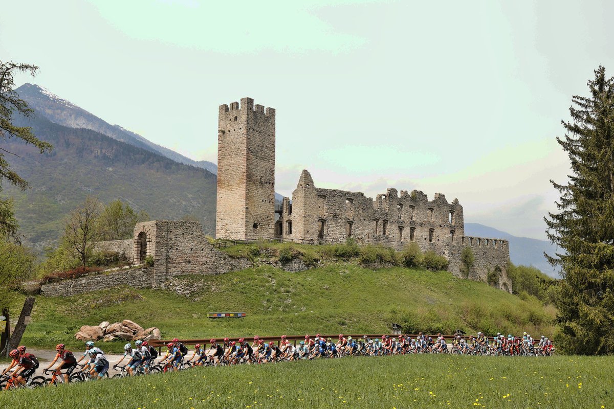 Riding through nature and history in the @Euregio_Tirol 😍 📸 Sprint Cycling #TouroftheAlps #TotA #LiveUphill