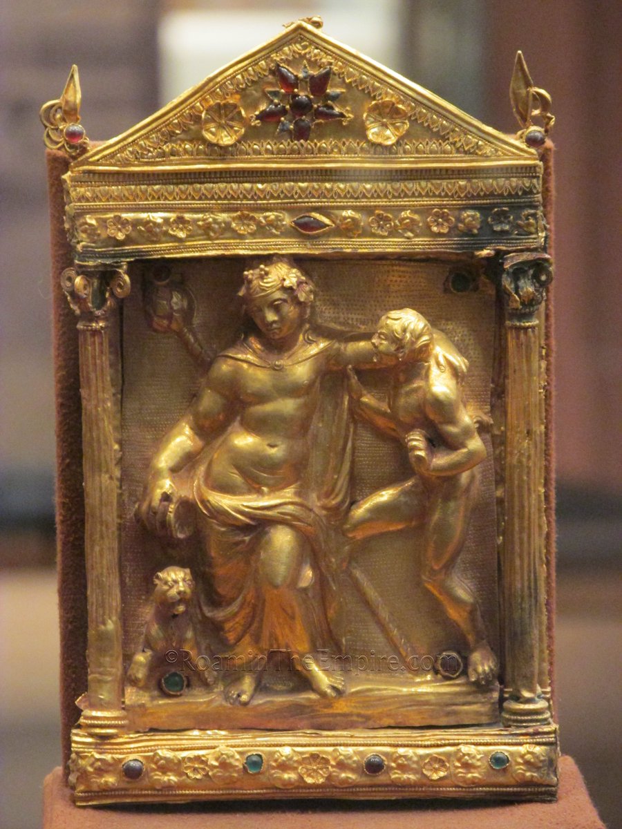 #ReliefWednesday; from the National Archaeological Museum in #Athens, a gold naiskos with garnet and emerald decoration with an image of drunken Dionysus being assisted by a Satyr inside. Dated to the 2nd century BCE.

#Archaeology #Greece