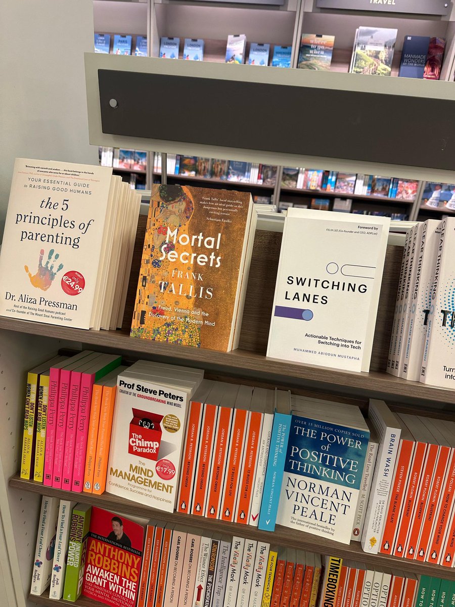 FlairMan_'s tweet photo. #WorldBookDay https://t.co/XVYVWIjAg5