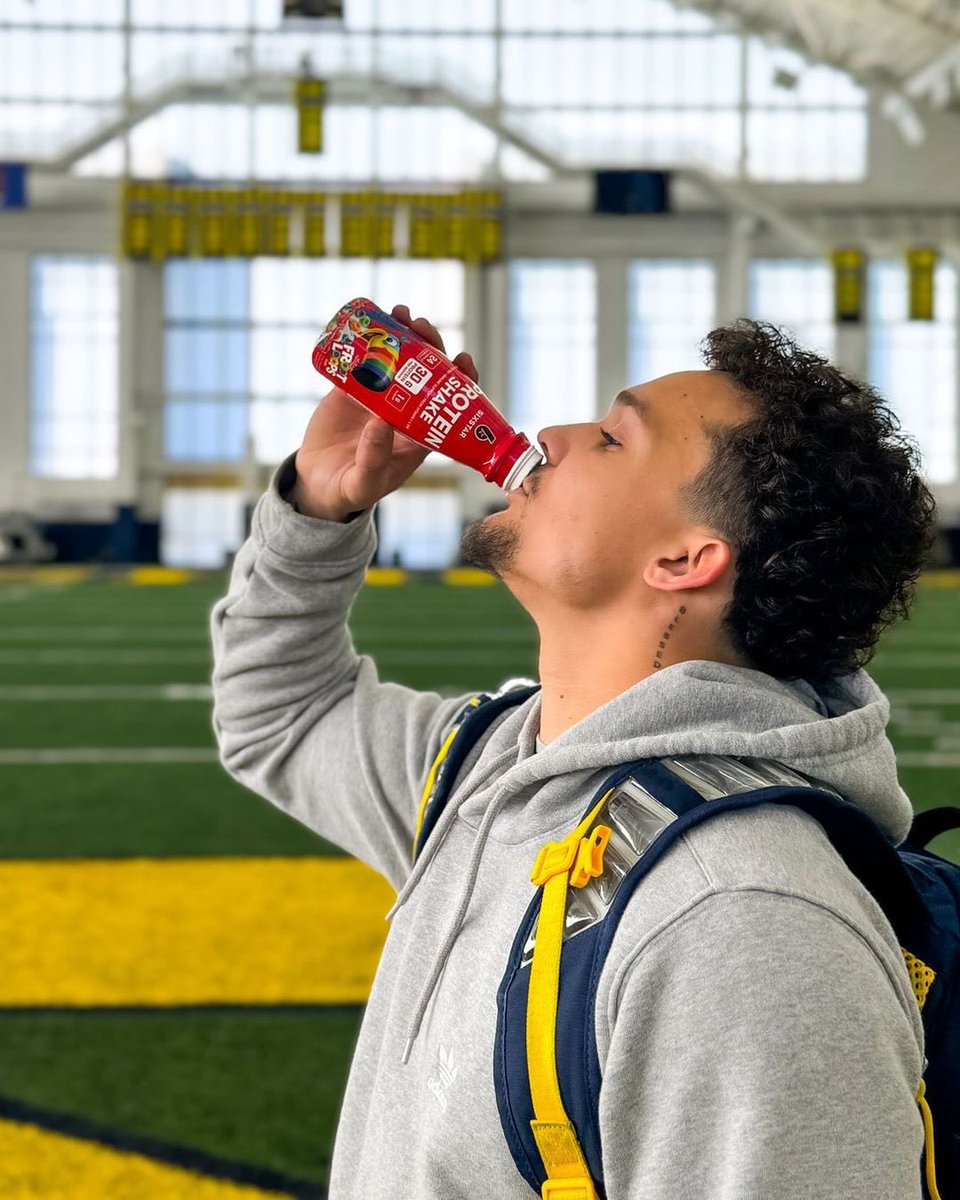 We’re proud to be fueling champion wide receiver @Trilllroman with our new SIXSTAR x Kellogg’s Froot Loops Protein Shake as he gets ready for the draft 🏈 Head to @SamsClub to be one of the first to try this brand new on-the-go protein shake! 🥣🏆🚀