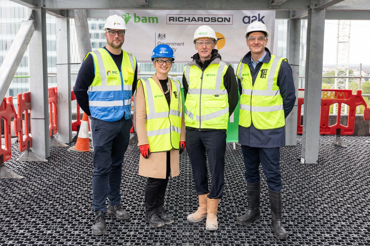 🥳 Last week we celebrated the official 'Topping Out' of Plot 9a @firststreetmcr, the new @UKGovPropAgency Manchester Hub. The ceremony, which was held on Thursday, celebrated the building reaching its highest point and means we can now begin the countdown to completion.