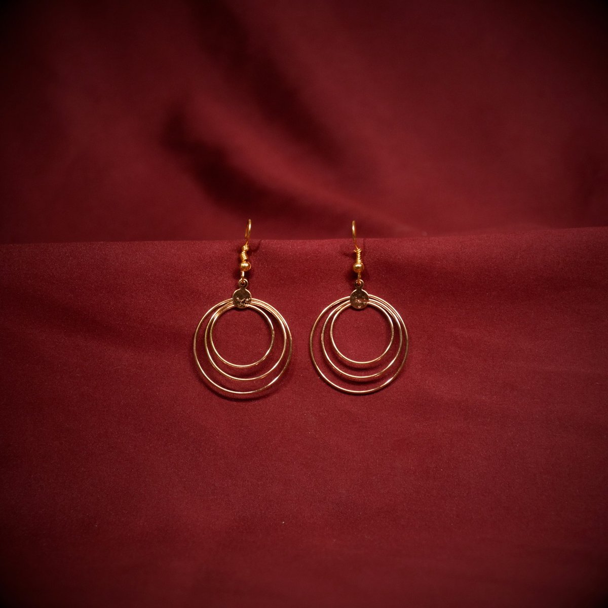 DiwamJewels's tweet photo. Adding a touch of elegance with these gold-plated earrings ✨

#JewelryLovers #FashionAccessories #ElegantStyle #StatementJewelry

@diwamjewels
Website: https://t.co/bN0EKUYtu9

WhatsApp: +91 9664073873 https://t.co/tB4IED3XMU