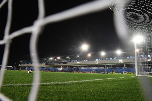 Tonight it's @SolihullMoors vs @FCHTOnline in @TheVanaramaNL Play-off Eliminator!!! @BarnetFC await the winner. @msmith850 @LiamAhogan & myself will be pitchside @adamsummerton & @adamvirgs19 on commentary with @JeffBrazier reporting 🎤 Coverage on @tntsports 1 - 6:30pm ⚽️