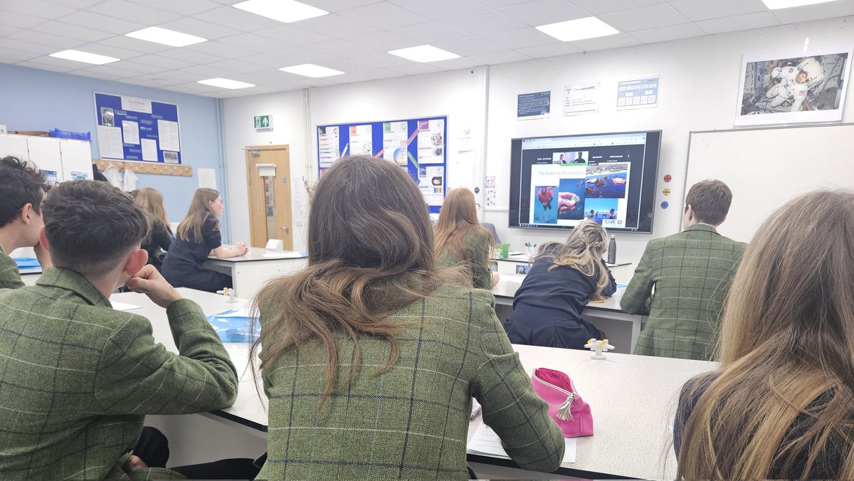 Year 10 scientists took part in a live Q&A session with marine biologists in Capetown, discussing The Great African Sea Forest! 🌱🦈👩‍🔬 #biology #inspiringsubjectpassion #nurturingpotential
