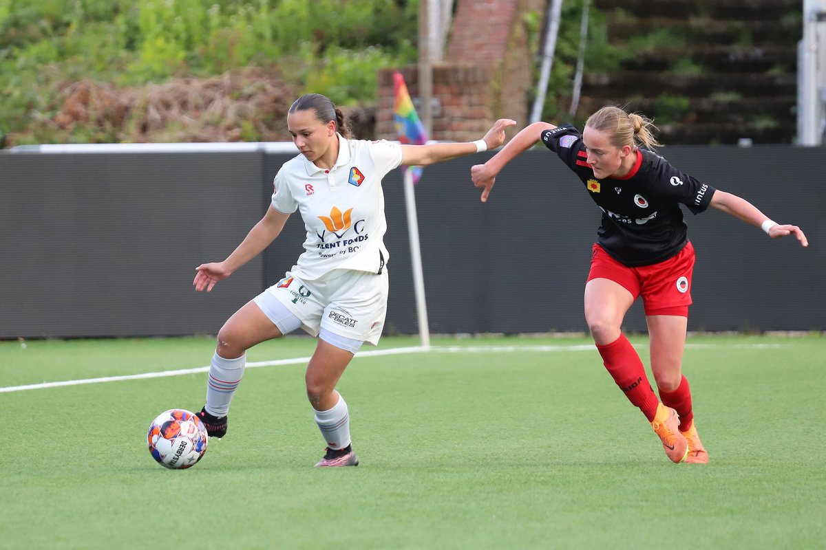TelstarJeugd's tweet photo. Een derde plaats in de Vrouwen Eerste Divisie B levert promotie naar de A-groep op. De 3-1 overwinning op Jong Excelsior in eigen huis stelde zaterdag die derde plek veilig. Groeneveld, Vader en Berrevoets zorgden voor de doelpunten!

#WitteLeeuwinnen | @rgringhuis https://t.co/xHN3uwRtQX