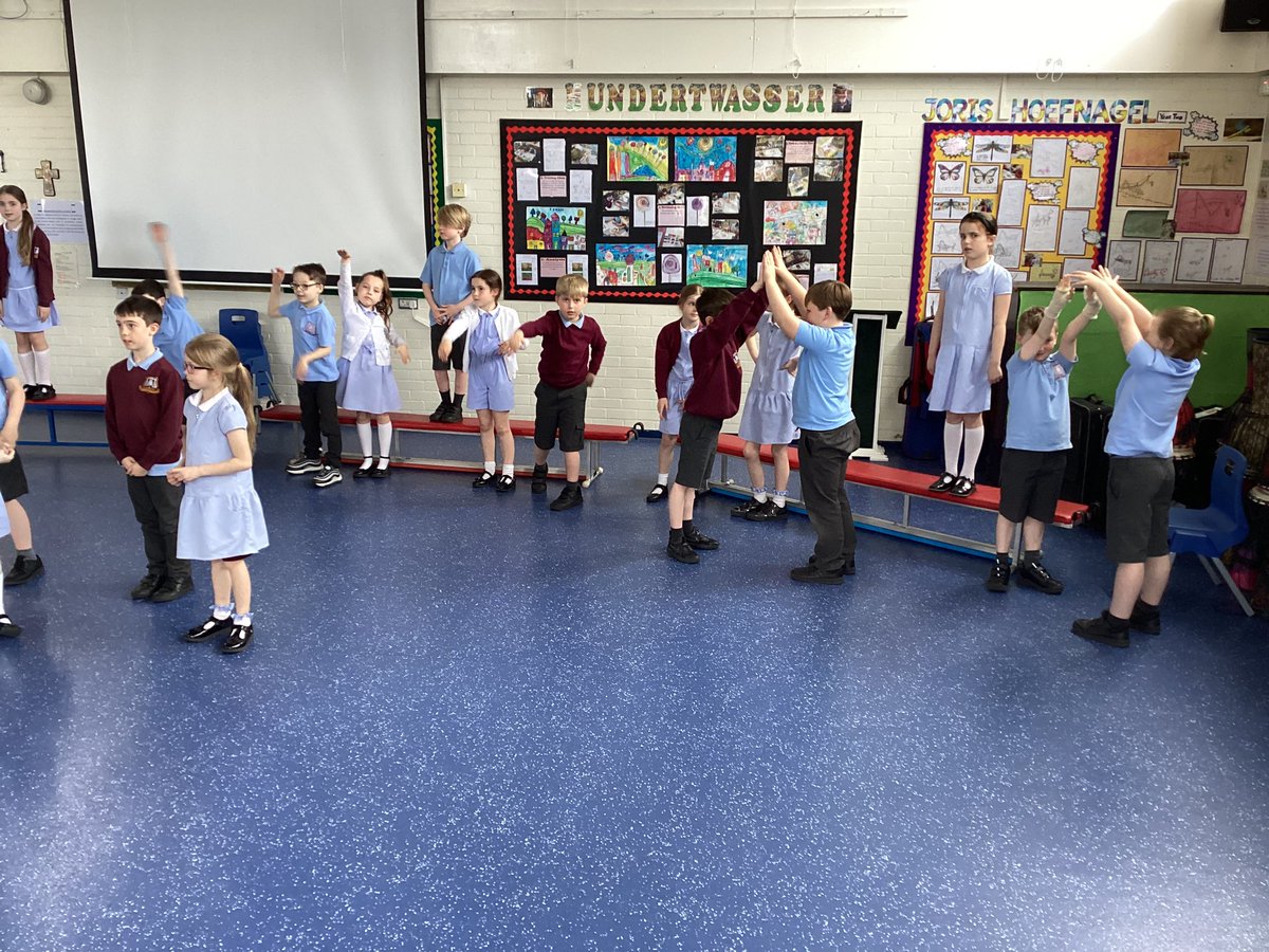 What a fantastic day Y3 had with Barry from @altrudrama learning all about the Romans. A fantastic day to learn and perform. Well done to all for your participation and enthusiasm. And thanks again to the brilliant Barry for getting the best out of our budding actors!