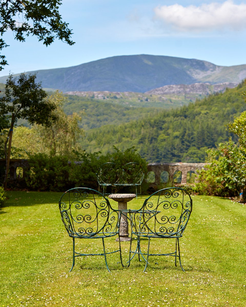 With views like this, it's hard not to fall in love with Penmaenuchaf.

This beautiful long lawn overlooks the stunning Mawddach Estuary and is the perfect place to take a seat and soak in the incredible sight of the Eryri (Snowdonia) National Park.