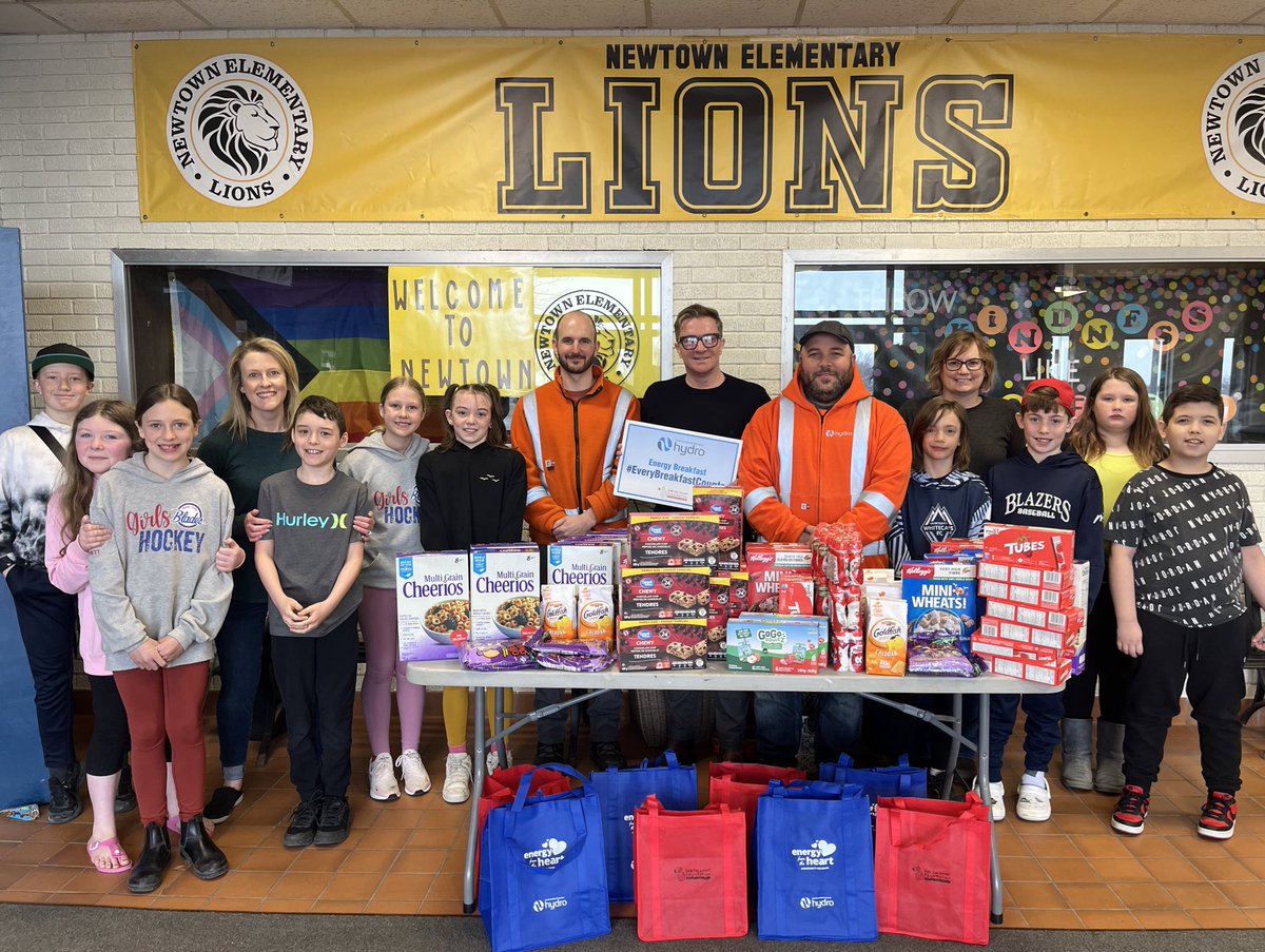NewtownElem's tweet photo. A BIG thanks to the Team Building Committee from Newfoundland and Labrador Hydro for the generous donation to our Breakfast Program. You are making a difference! @NLHydro @KidsEatSmartNL @NLSchoolsCA https://t.co/wlnpKfwRCb