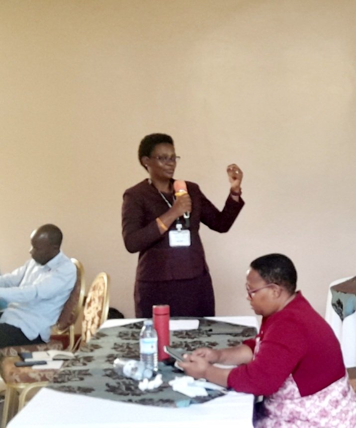 WHOUganda's tweet photo. Every 2 hours in #Uganda two people die from #Tuberculosis. @MinofHealthUG, @WHOUganda &amp; @tb_uganda recently met the #TB Parliament caucus to advocate for increased funding to accelerate efforts towards Ending TB &amp; Leprosy in the country.
➡️https://t.co/cLlIXtYMsk
#WorldHealthDay https://t.co/yJKBpz7Lz7