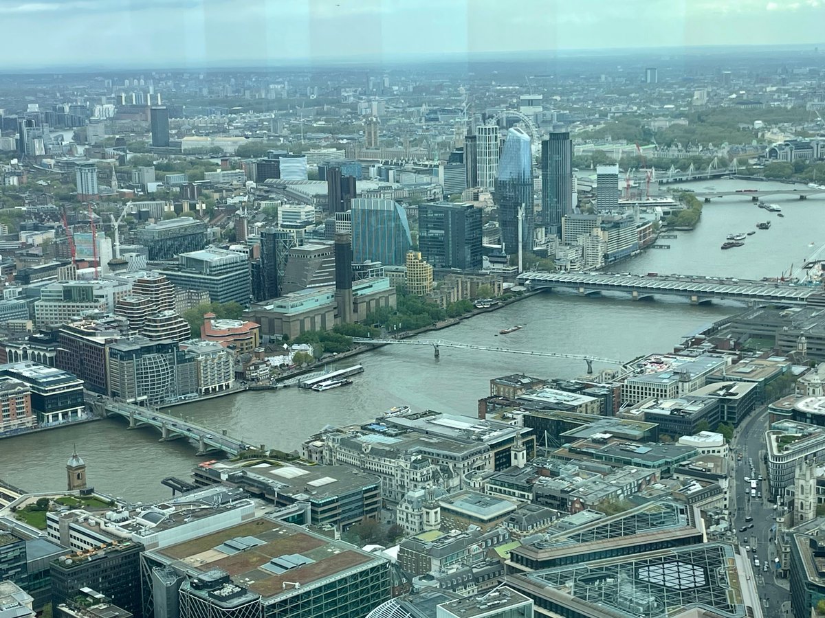 Bridges of London in this shot I took from Horizon 22, left to right:
Cannon Street (rail, partly obscured)
Southwark (road & foot)
Millennium (foot)
Blackfriars (rail)
Blackfriars (road & foot)
Waterloo (road & foot)
Golden Jubilee (foot)
Hungerford (rail)