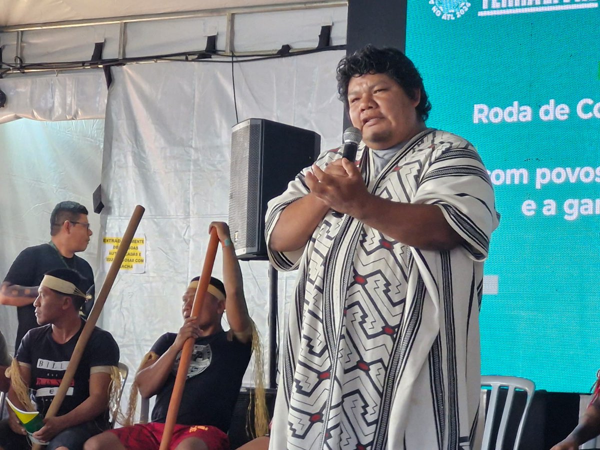 Lucas Manchineri, da Terra Indígena Mamoadate, onde transitam grupos isolados Mashco-Piro, fala da importância de apoio governamental, com estrutura para as frentes de proteção etnoambiental, responsáveis pelo monitoramento de grupos que recusam o contato e são mais vulneráveis.
