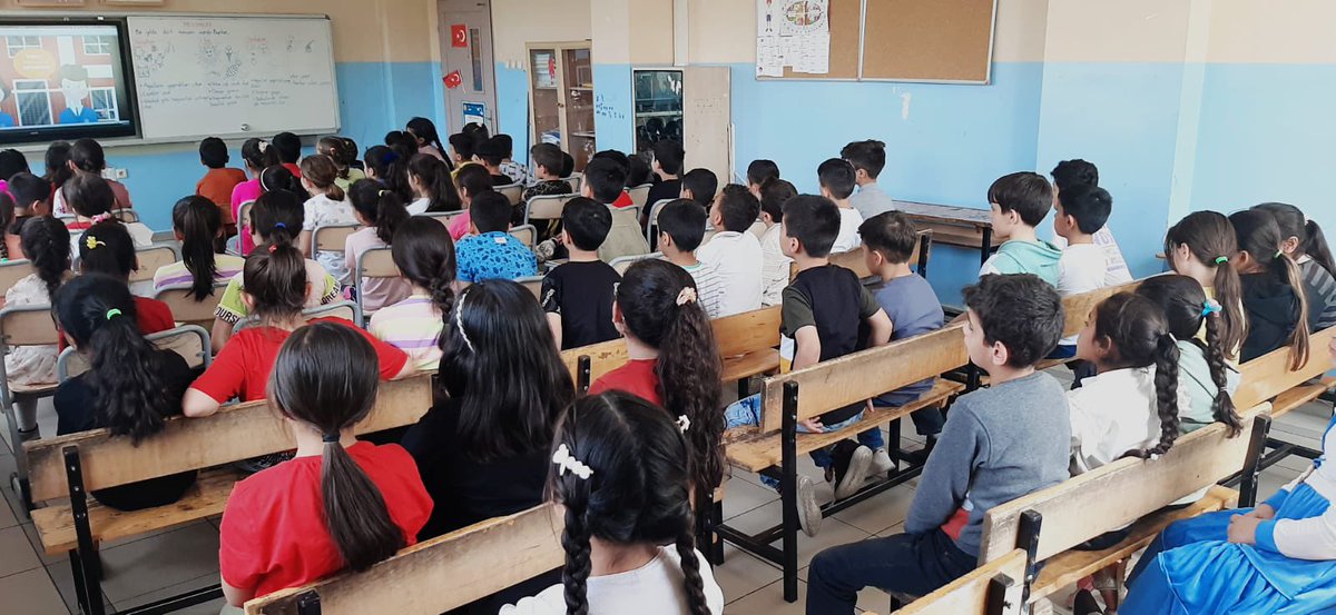 Bugün Gaziantep Büyükşehir Belediyesi Aile Akademisi olarak Abdullah Kepkep İlkokulu öğrencilerine 'Akran Çatışması ve Zorbalık' konulu bir seminer düzenledik. 😌