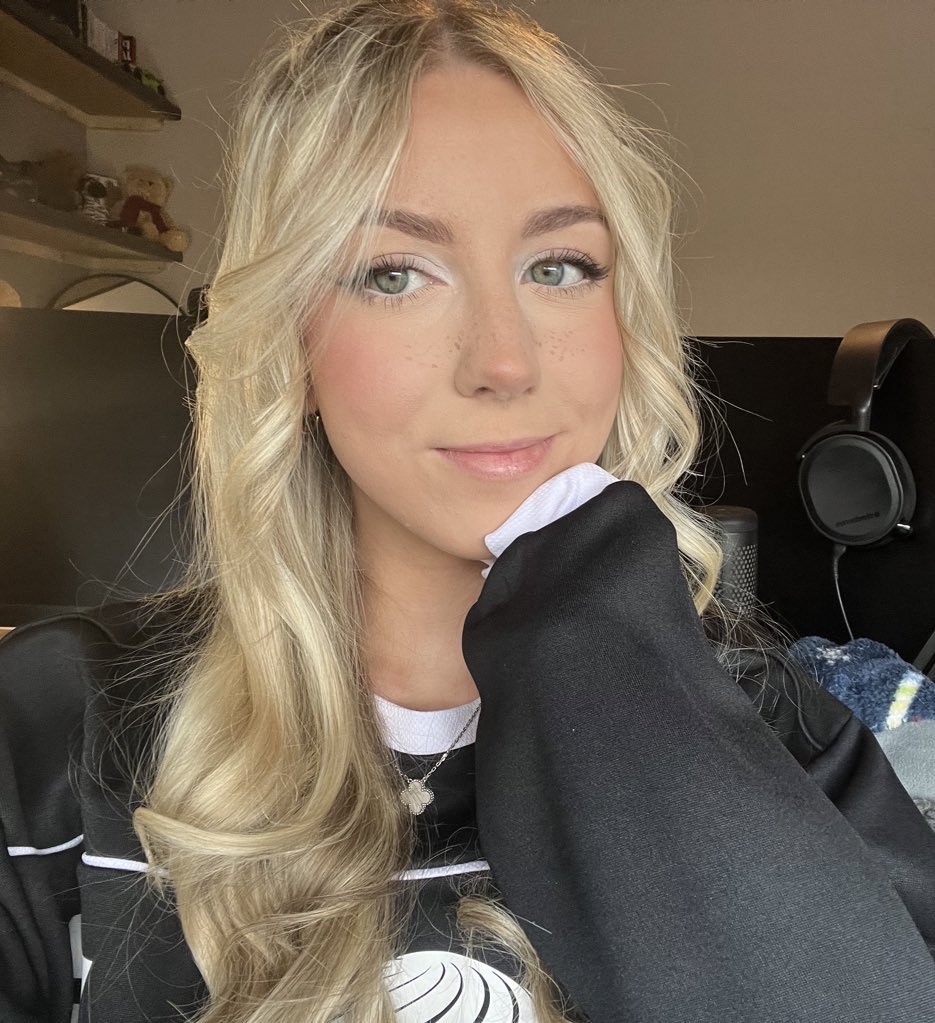 paige🧸 tweet media