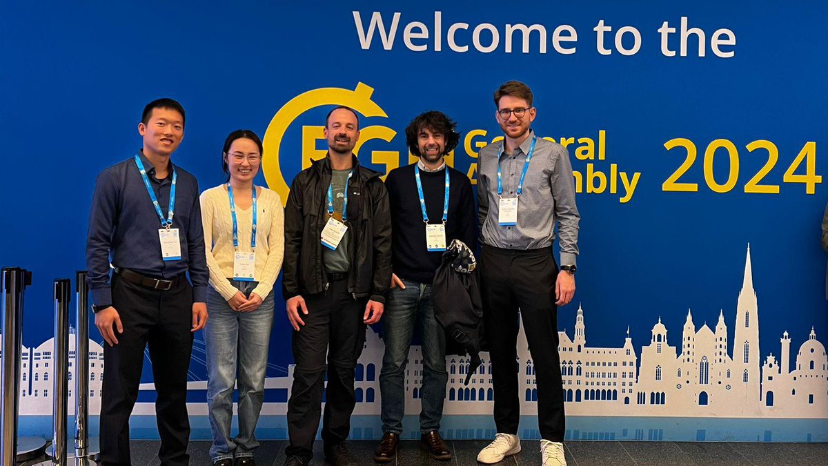 aldobrandi5's tweet photo. "Big whorls have little whorls,
Which feed on their velocity,
And little whorls have lesser whorls,
And so on to viscosity."

These words still resonate as I get back to work in my office in Lausanne after attending my first #EGU meeting... https://t.co/QtmES9XbkE