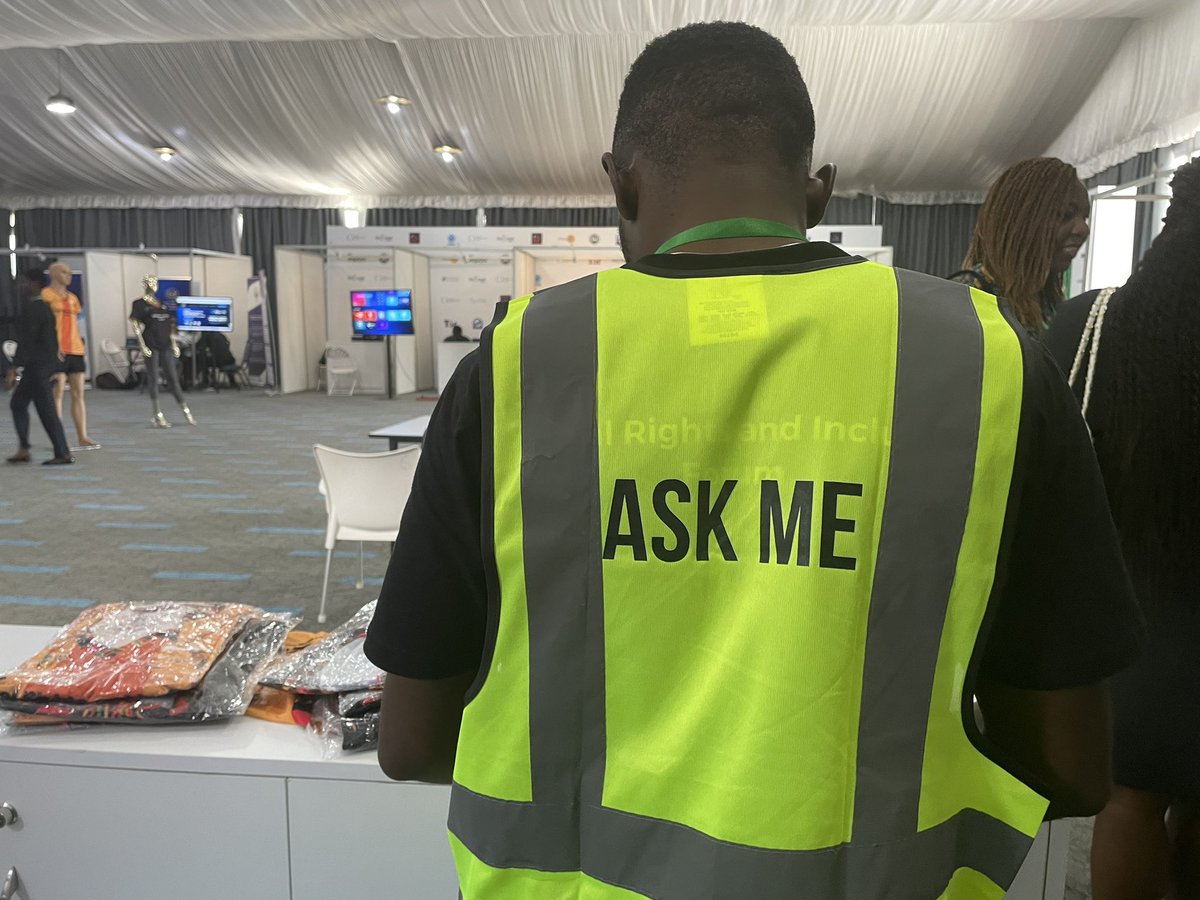 ParadigmHQ's tweet photo. Ask me! 

Our volunteer team everwilling to provide assist to make DRIF24 an amazing experience. 

#DRIF24
#PromotingRightsAndInclusion https://t.co/xyYHiAzunv